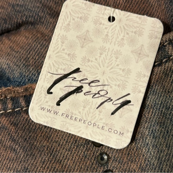 NWT Free People We The Free Aurora Mid-Rise Flare Jeans Size 31 - Picture 11 of 11